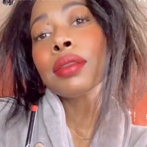 Meet your Posher, Janeva